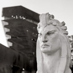 de Young and Lion